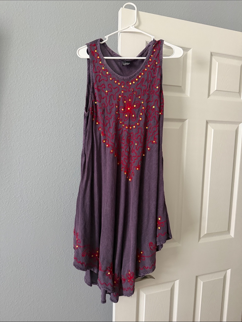 Sleeveless Embroidered Purple Sundress with Sequin Accents